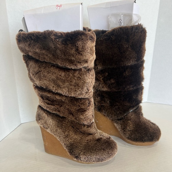 Tory Burch Kiki Shearling Fur Winter Wedge Boots - size 6 - Picture 1 of 6
